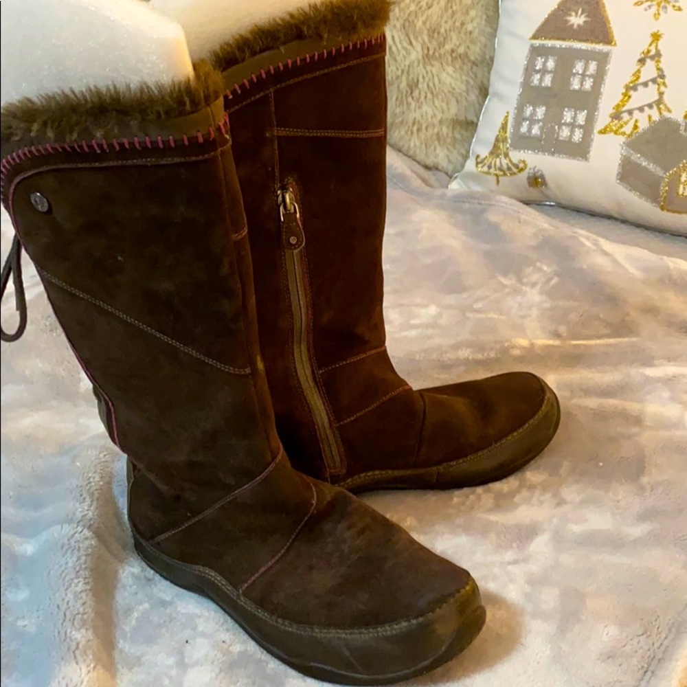 Northface suede and leather boot. Ladies Size 8